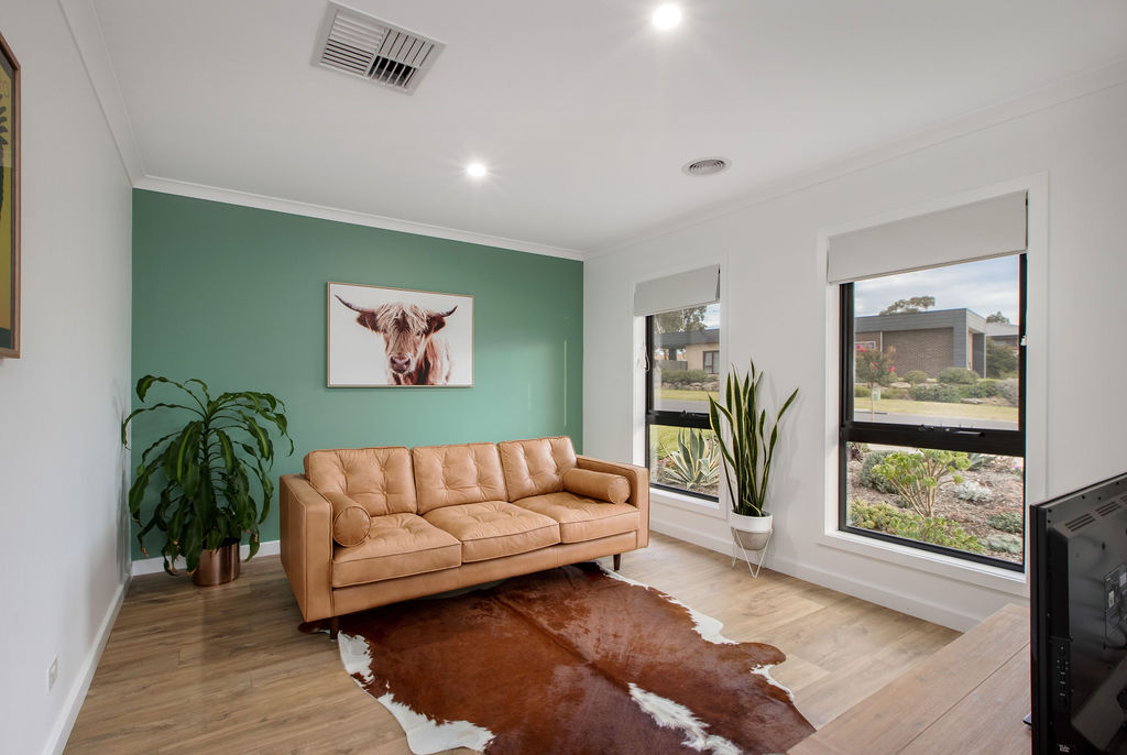 alatalo homes-thurgoona-albury-woronga-builders-new home-green wall-interior design
